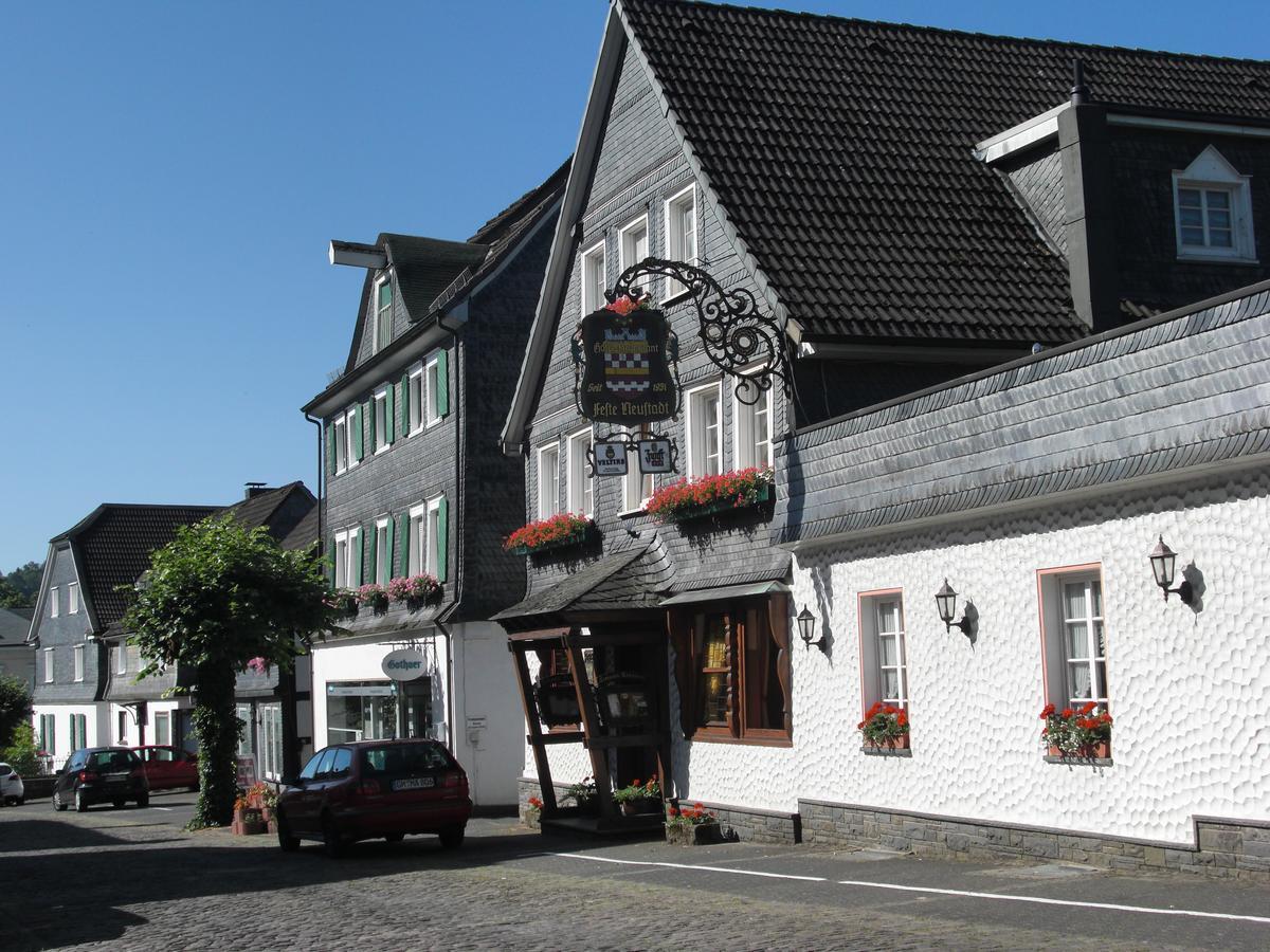 Feste Neustadt Bergneustadt エクステリア 写真